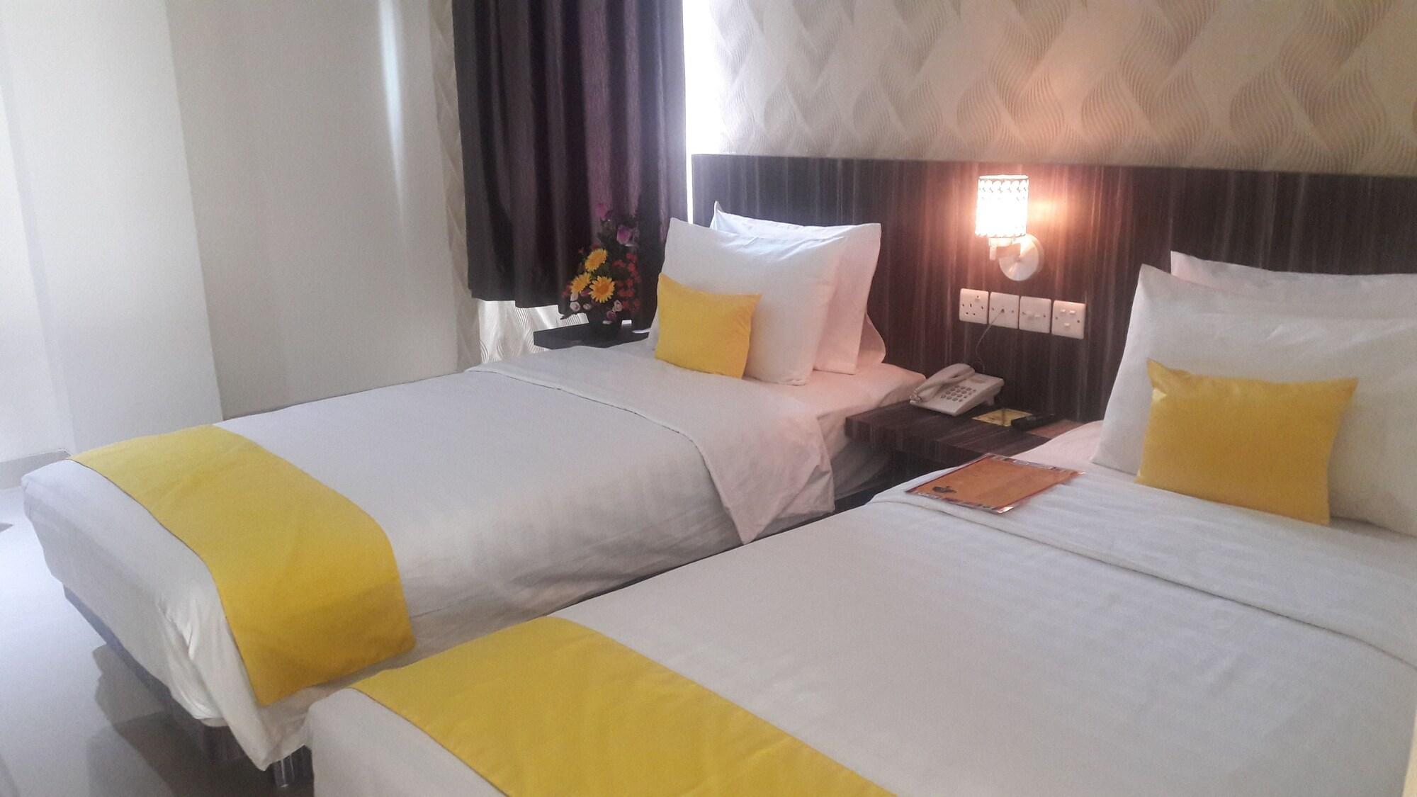 Kaliban Hotel Batam Экстерьер фото
