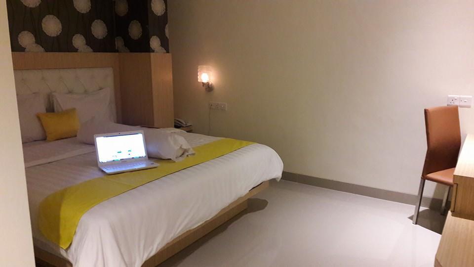 Kaliban Hotel Batam Экстерьер фото